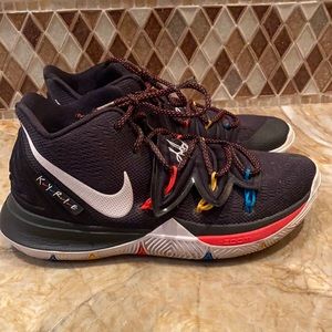 Nike Kyrie 5 Friends Men’s sz10 w/box